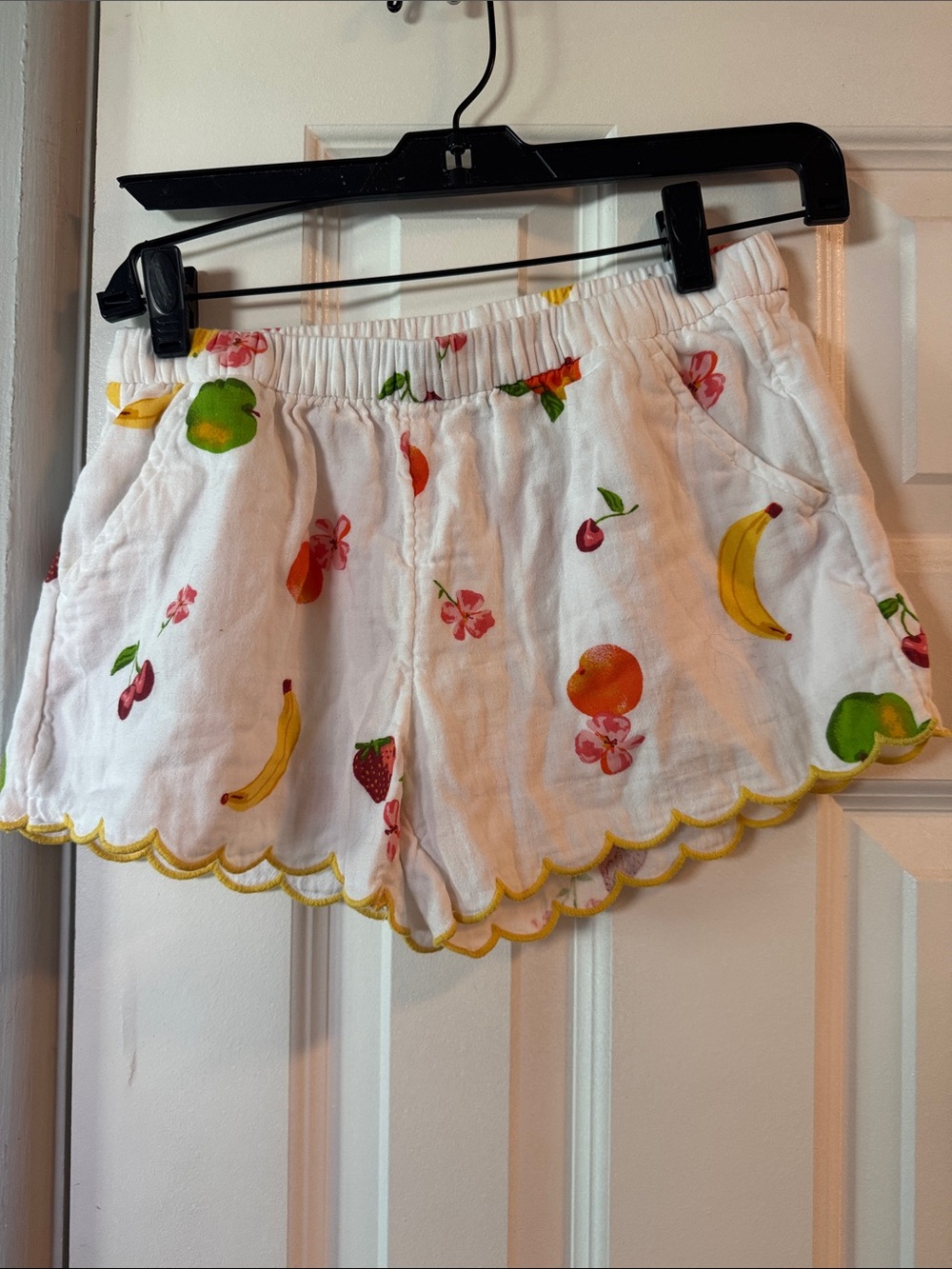 Old Navy White Fruit-Print Scalloped Hem Shorts